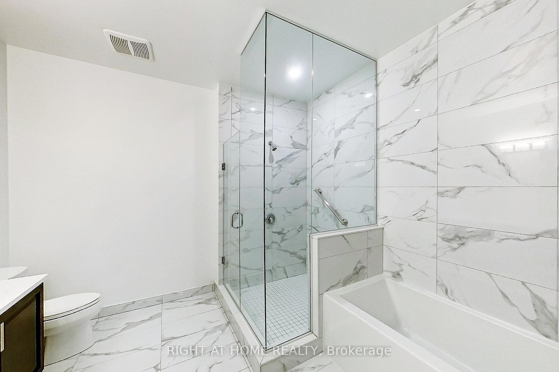 550 North Service Road Unit 912 photo 17