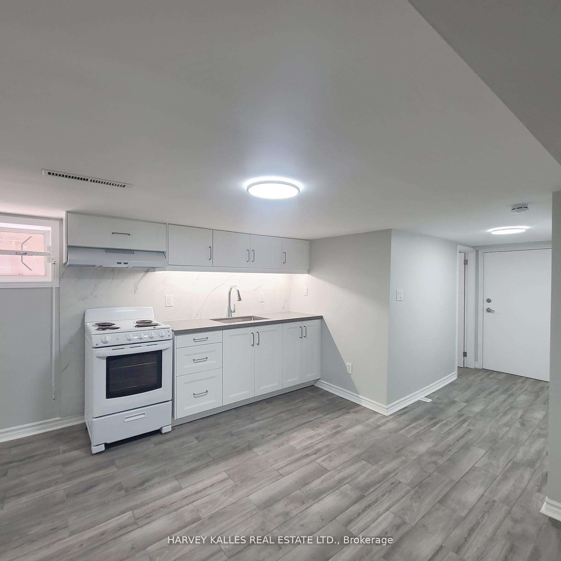 238 Strathmore Boulevard Unit Lower photo 5