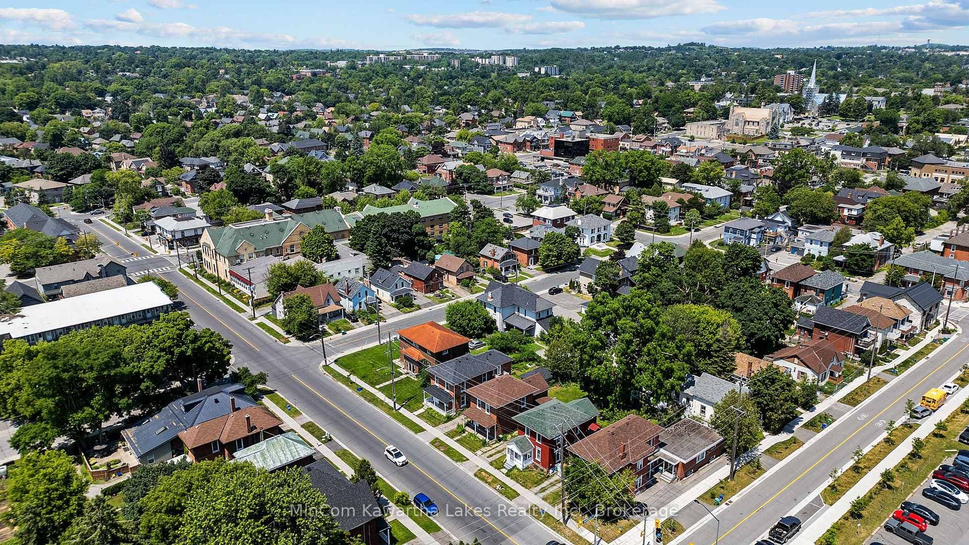 270 Sherbrooke Street photo 36