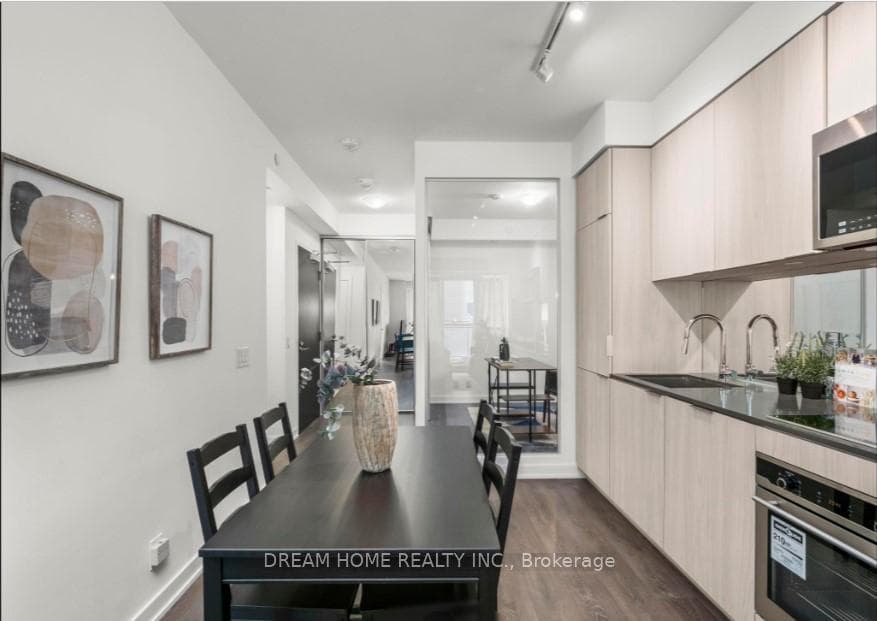 609 Avenue Road Unit 306 photo 7