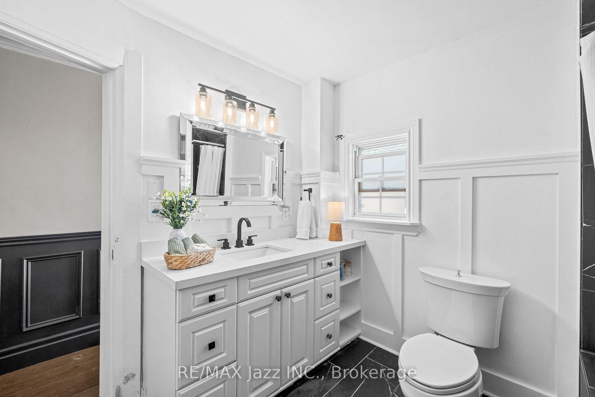 477 Masson Street photo 37