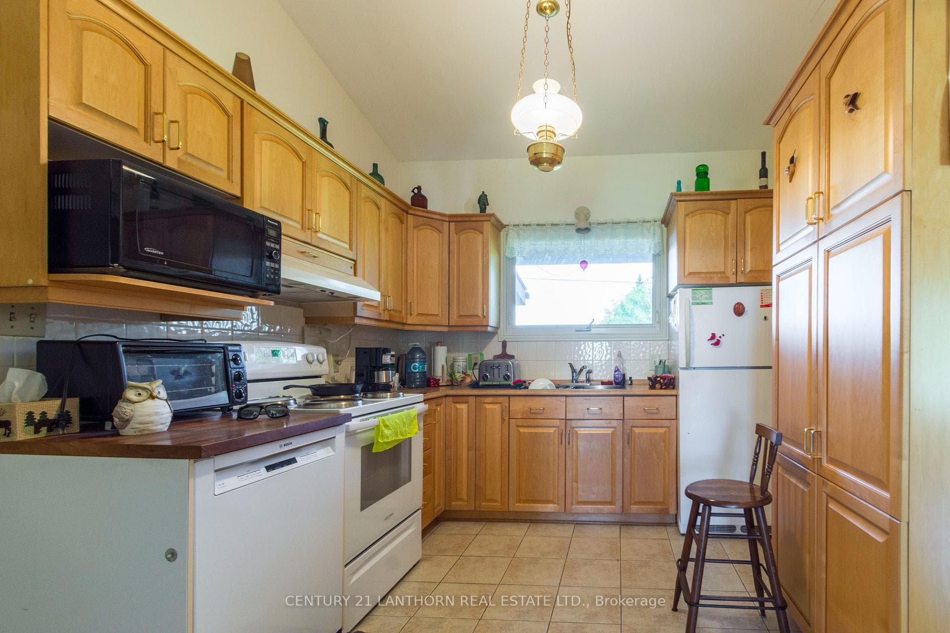503 Wallbridge Road photo 11