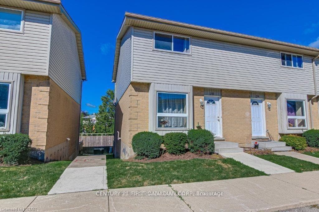 577 Third Street Unit 28 photo 1