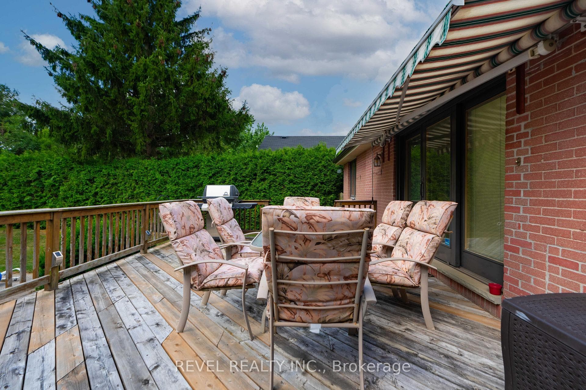1627 Mardell Street photo 6