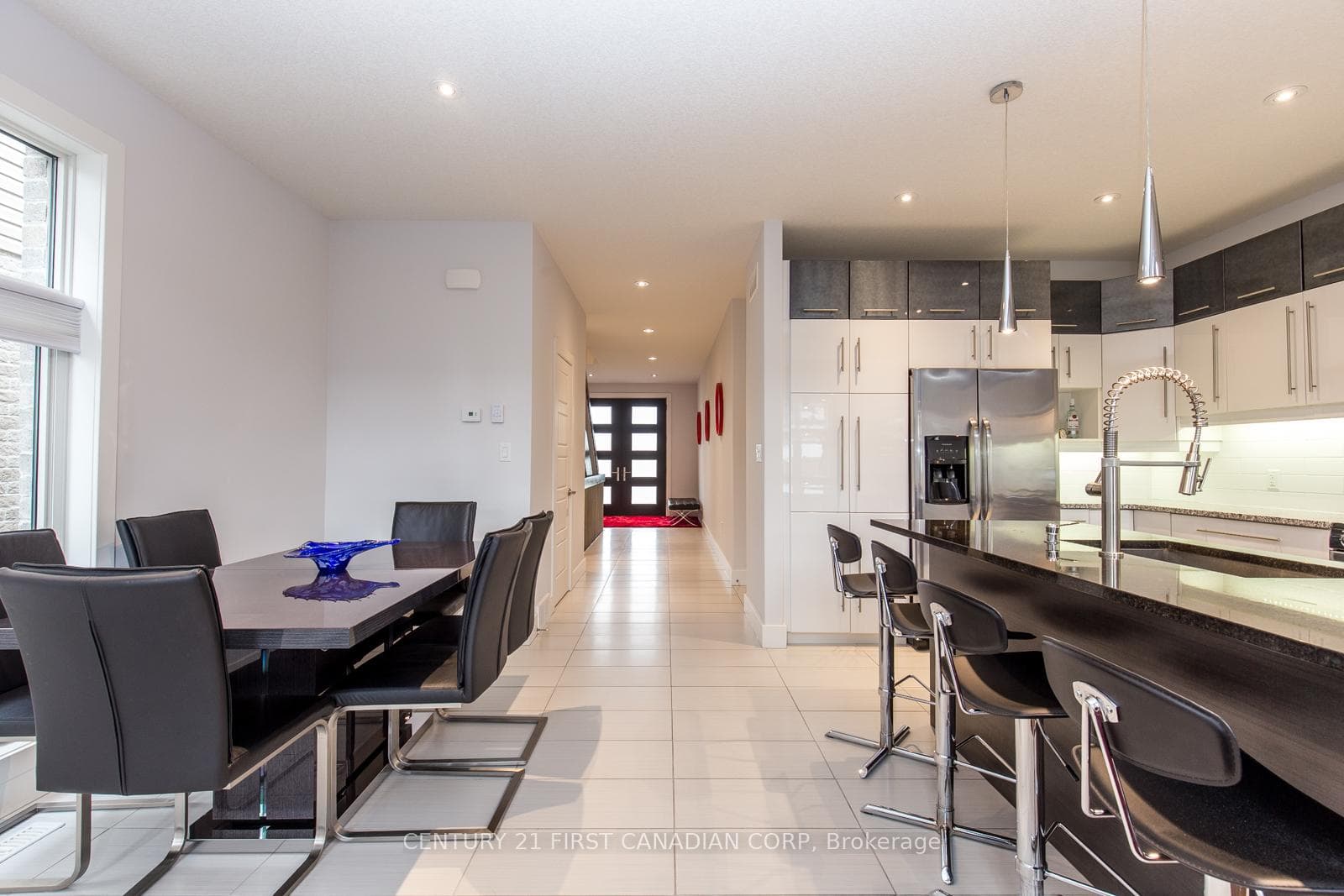 962 Moy Crescent photo 7