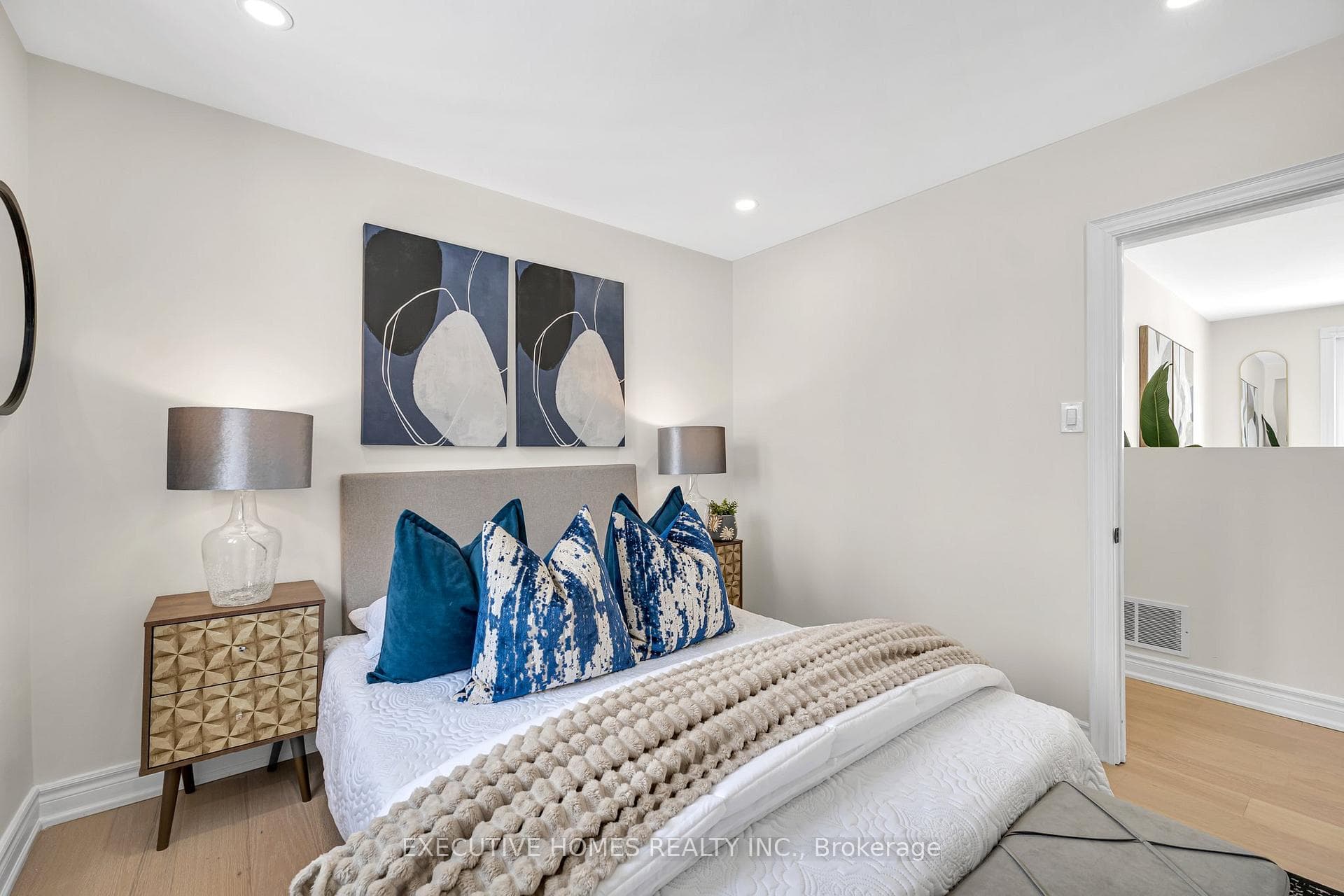 244 Simcoe Road photo 14