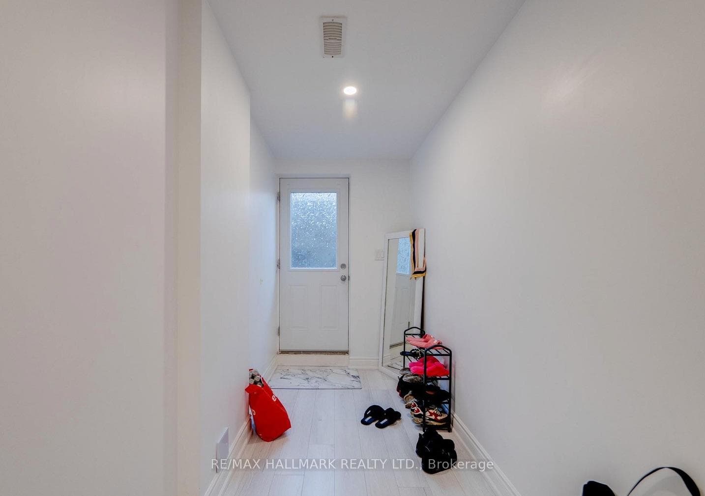 11 Burcombe Cross Unit BSMT photo 3