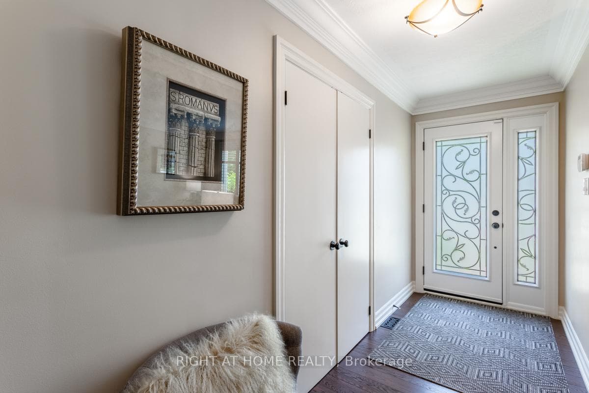 574 Oneida Drive photo 5