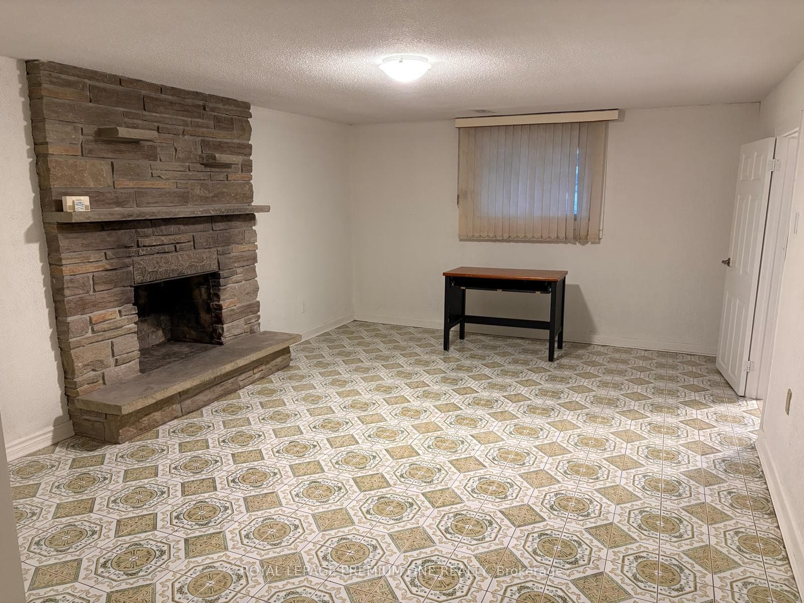 14 Valleycrest Drive Unit Lower photo 6