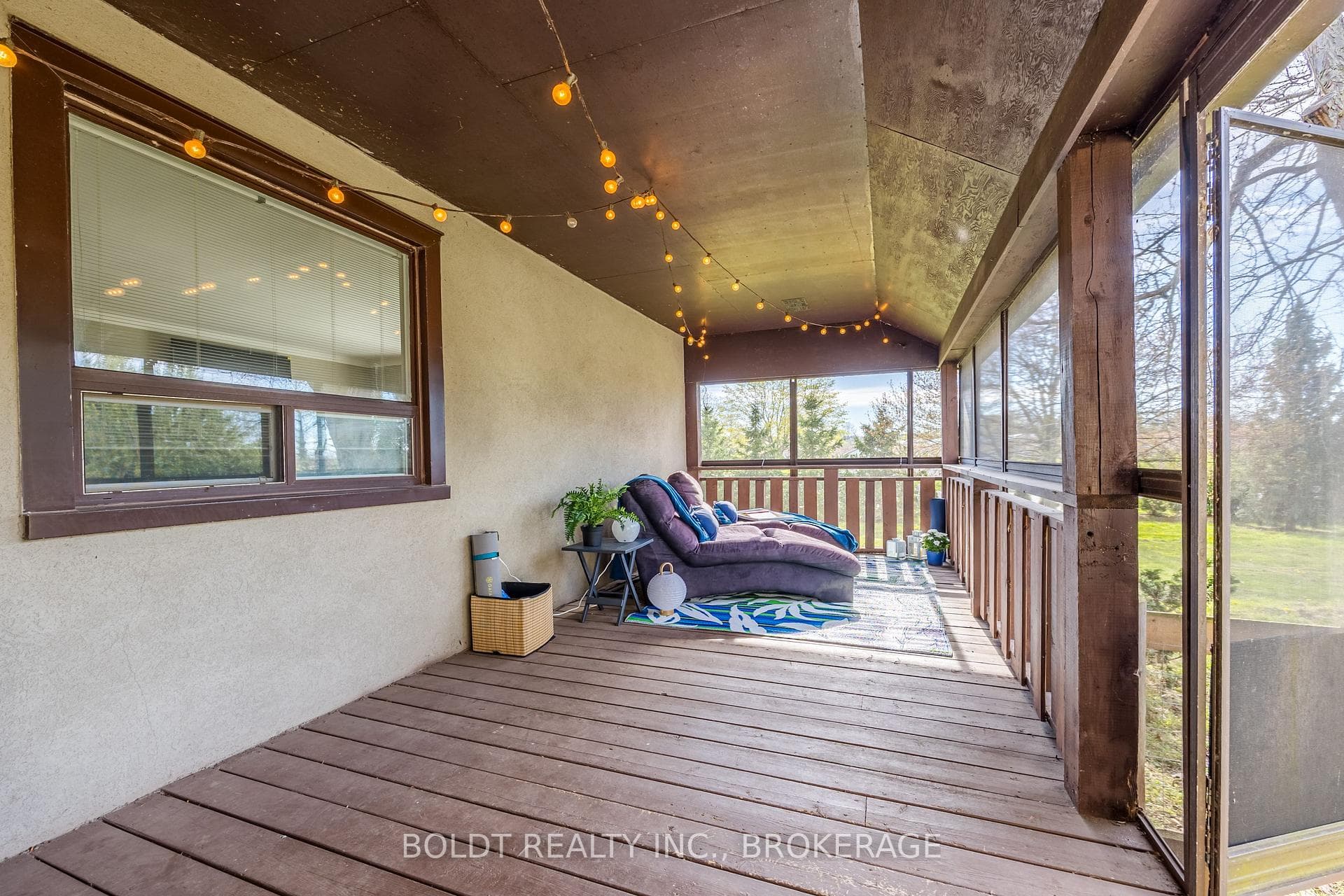 468 Lakeshore Road photo 21