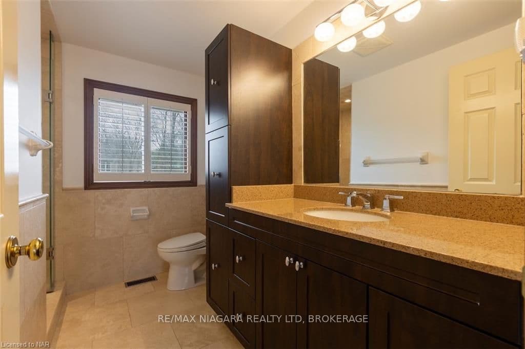 22 DEERPARK Crescent photo 29