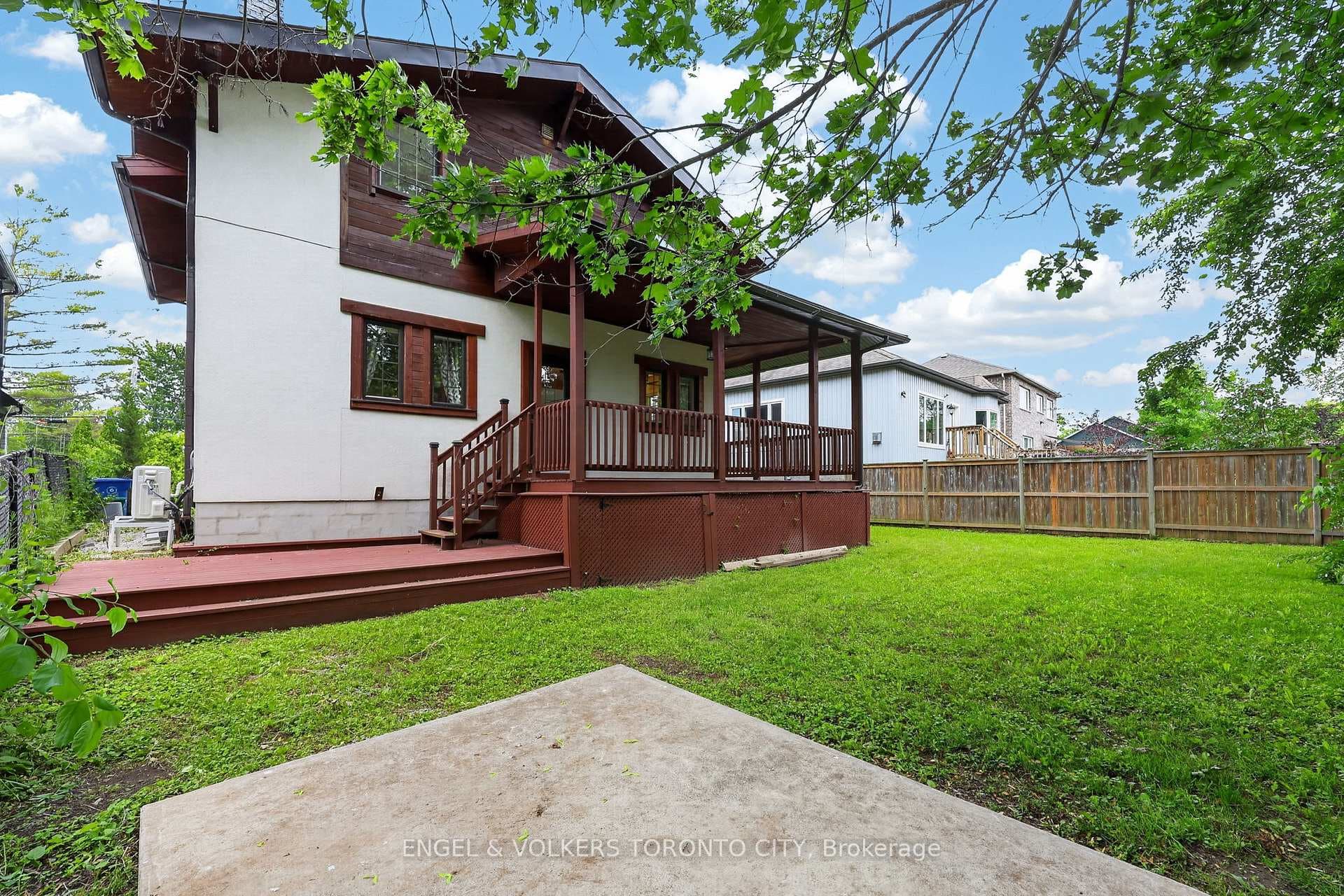 774 Churchill Lane photo 39