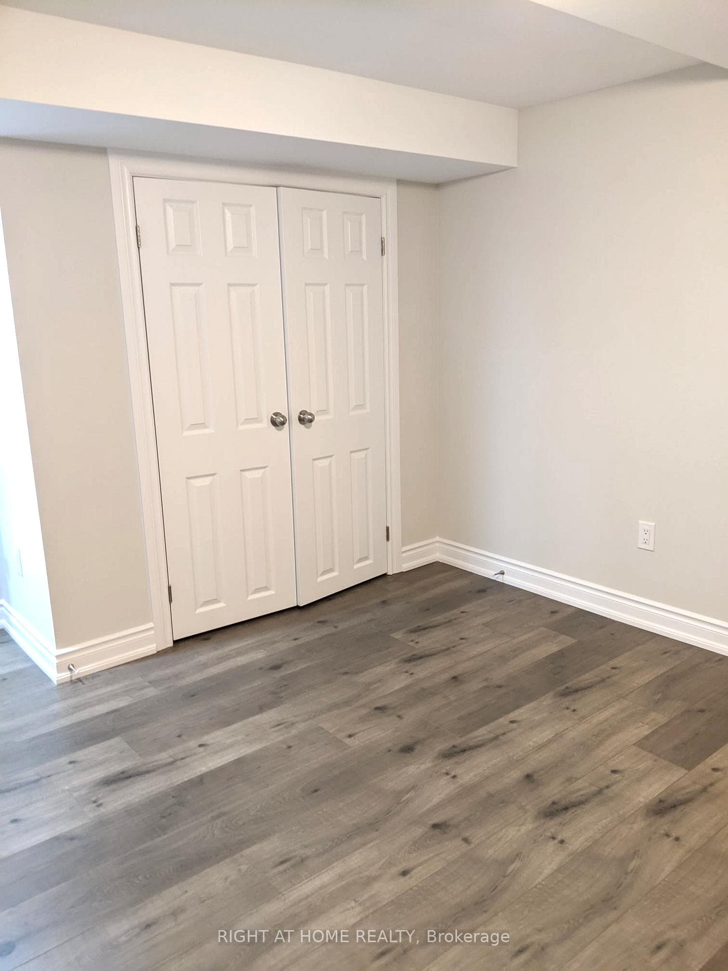45 Pearce Drive Unit Lower photo 8