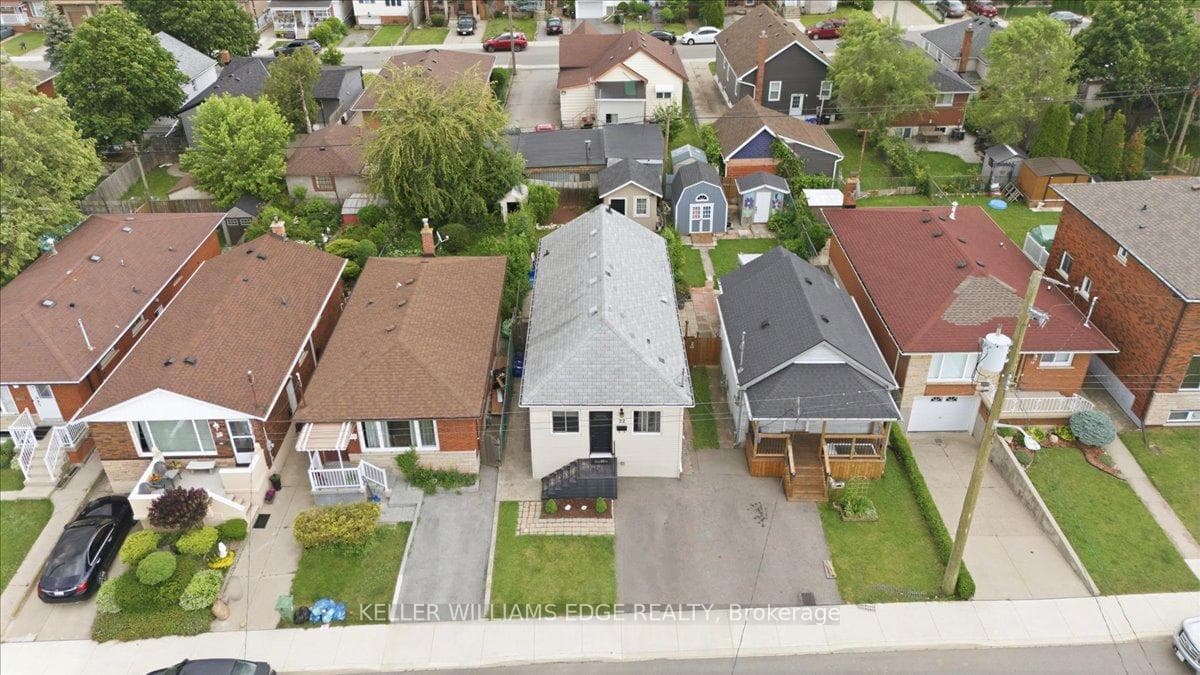 22 Delena Avenue photo 25