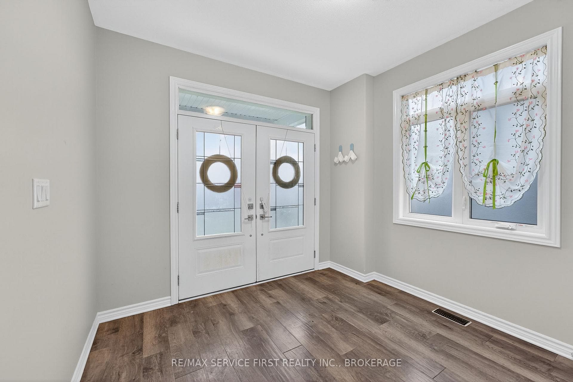 1724 Monica Drive photo 3