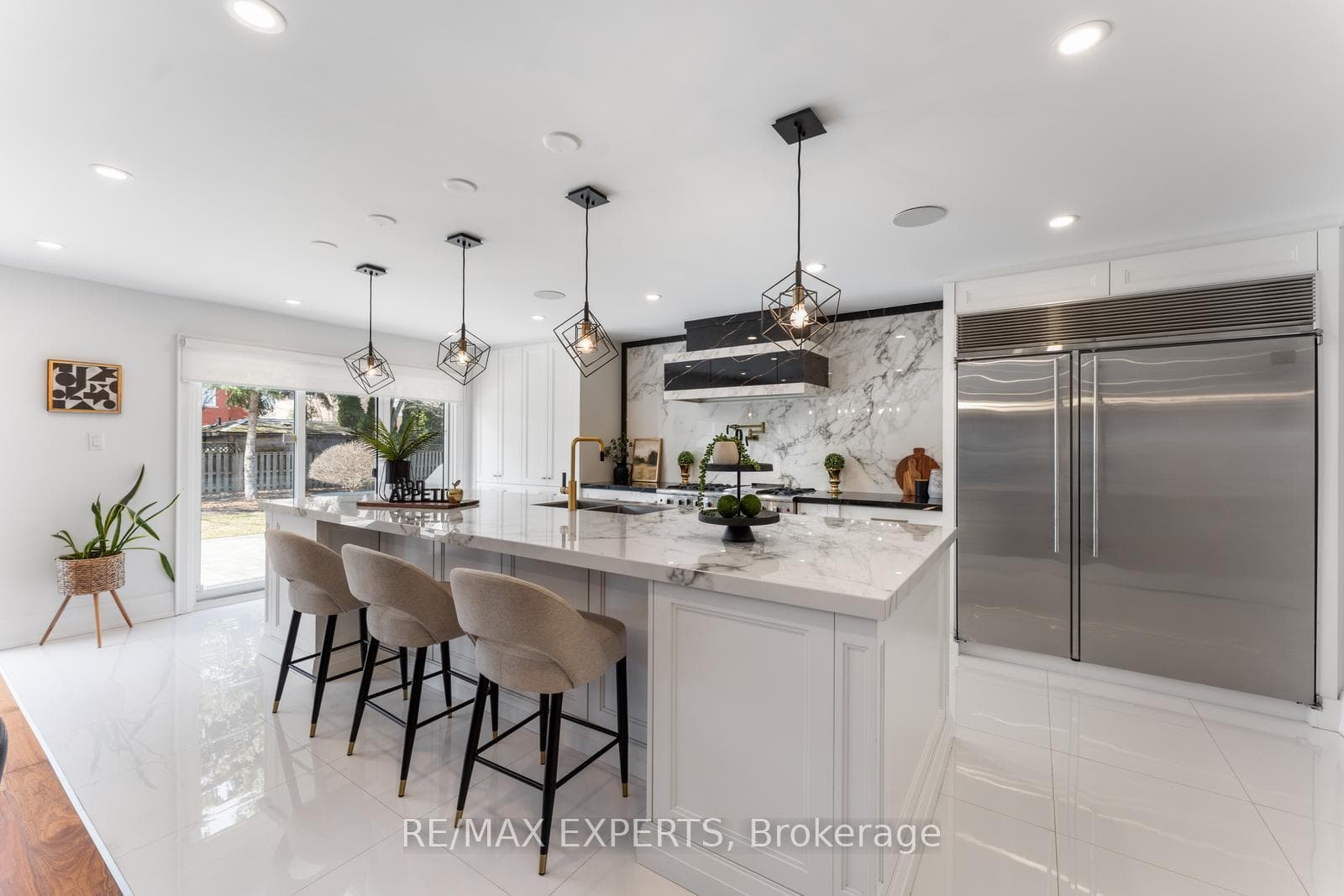 126 Mellings Drive photo 4