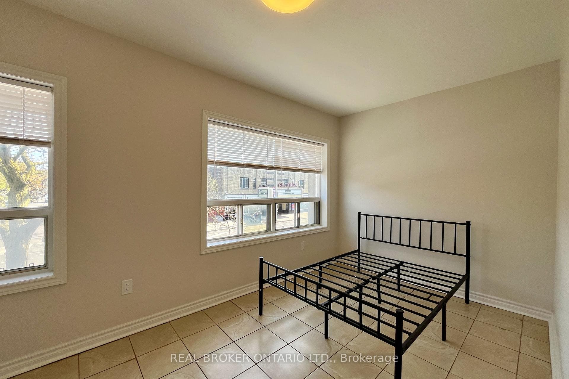 1228 Danforth Avenue Unit 1 photo 4