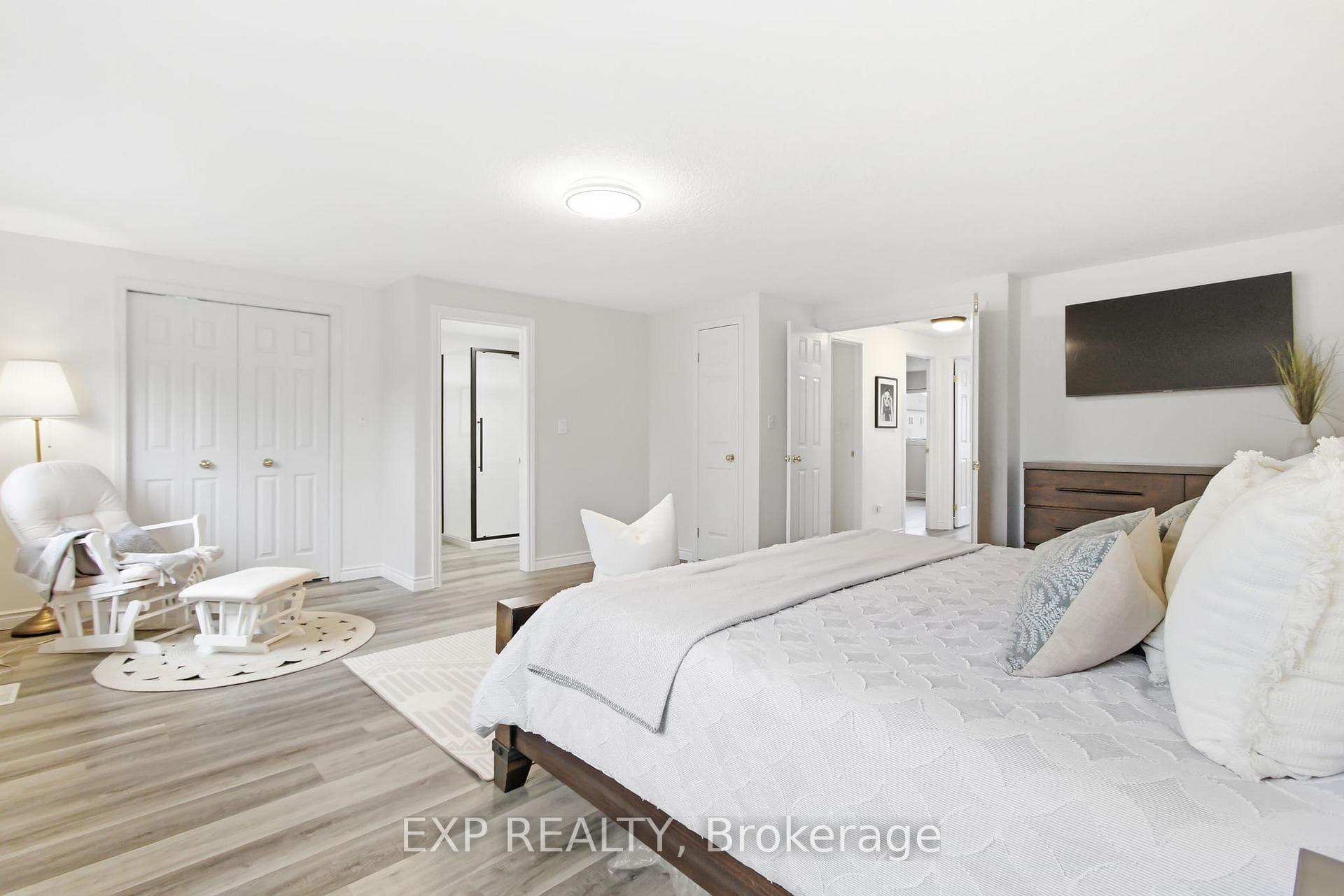 159 Sophia Crescent photo 22