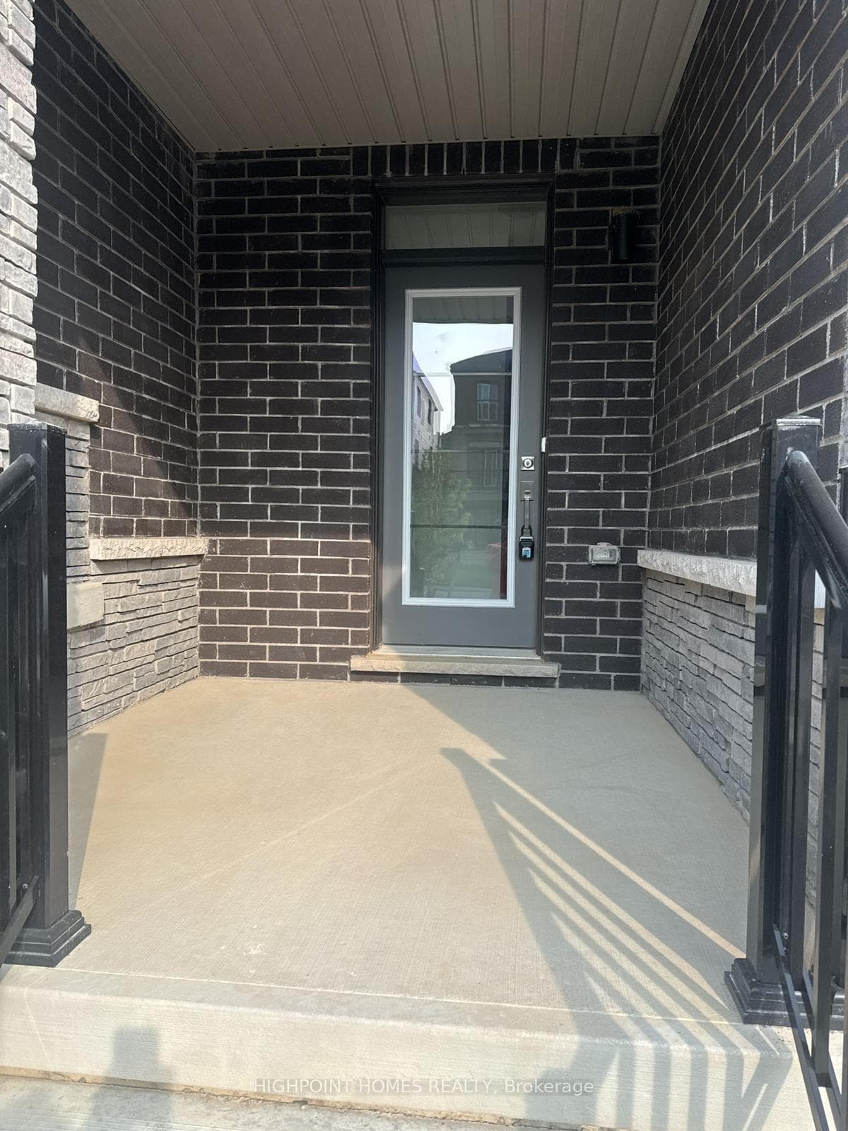 28 Granville Crescent photo 2
