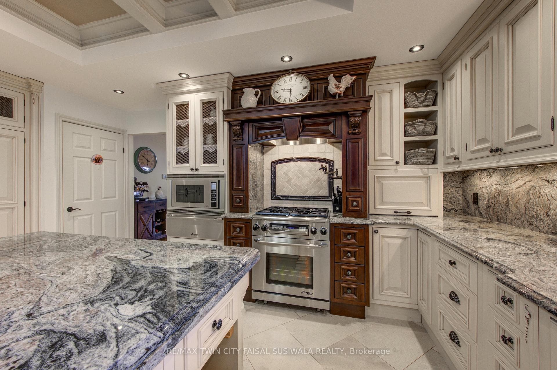 6 Roseview Crescent photo 23
