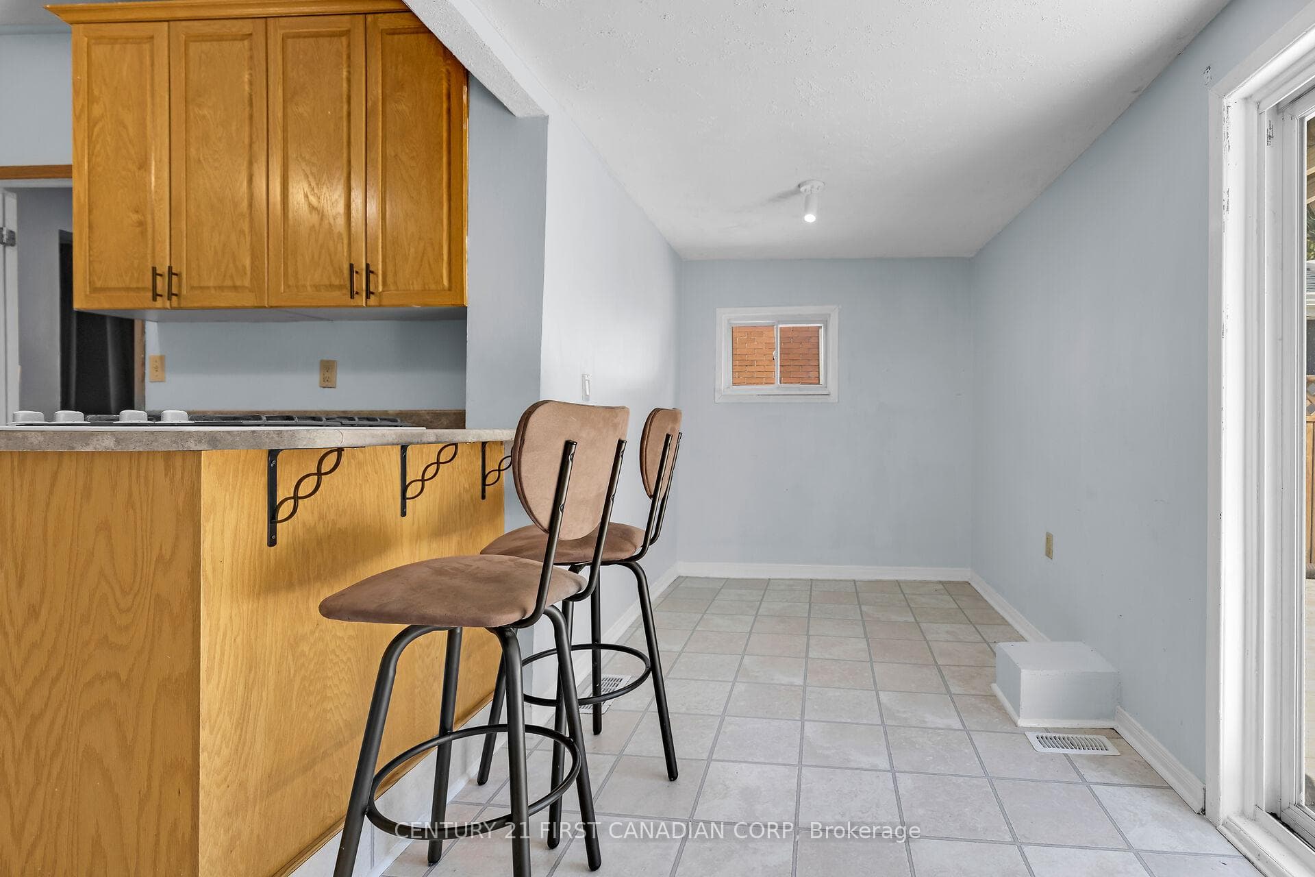 186 St Julien Street photo 10