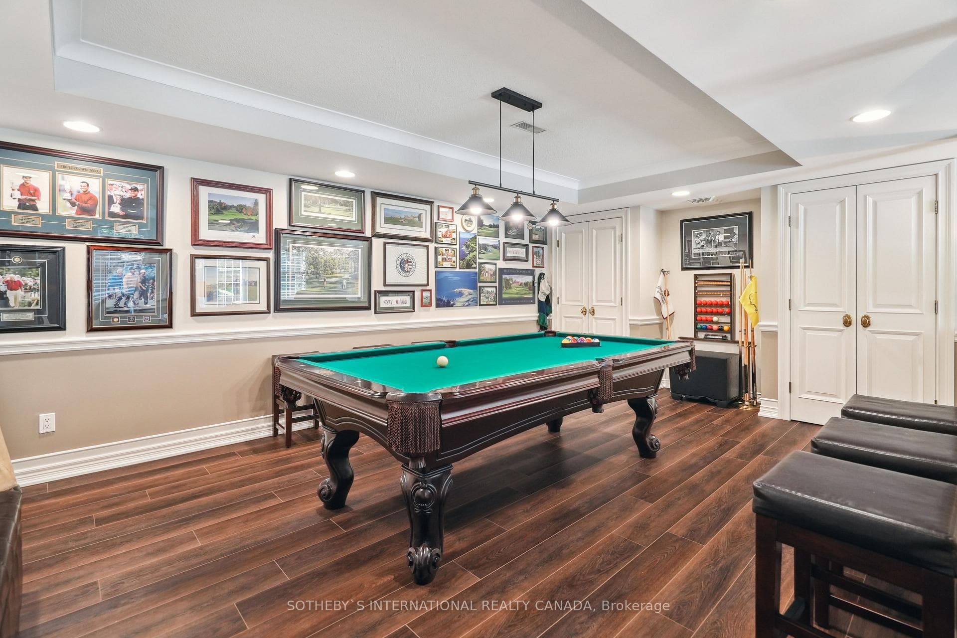 1662 Valley Close photo 36