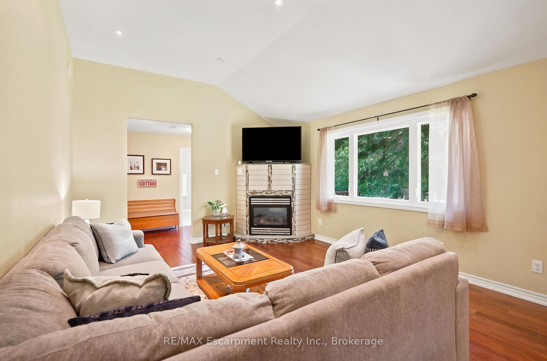 16 Hiawatha Road photo 17