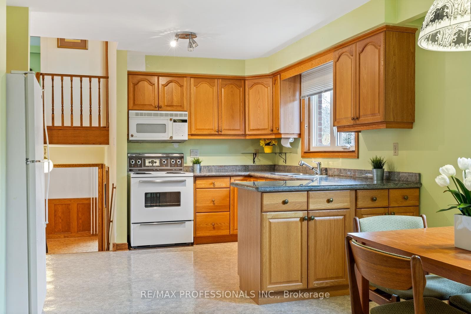 1274 Myron Drive photo 16