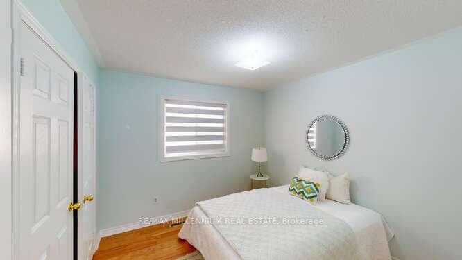 25 Trevino Crescent photo 23