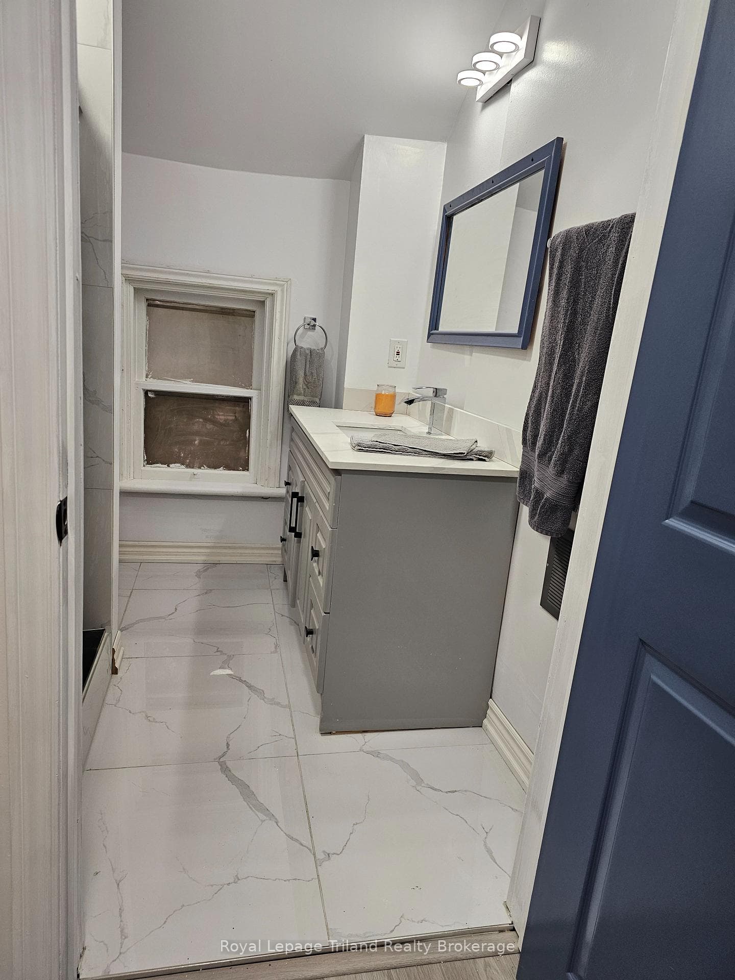 565 Peel Street Unit 3 photo 15