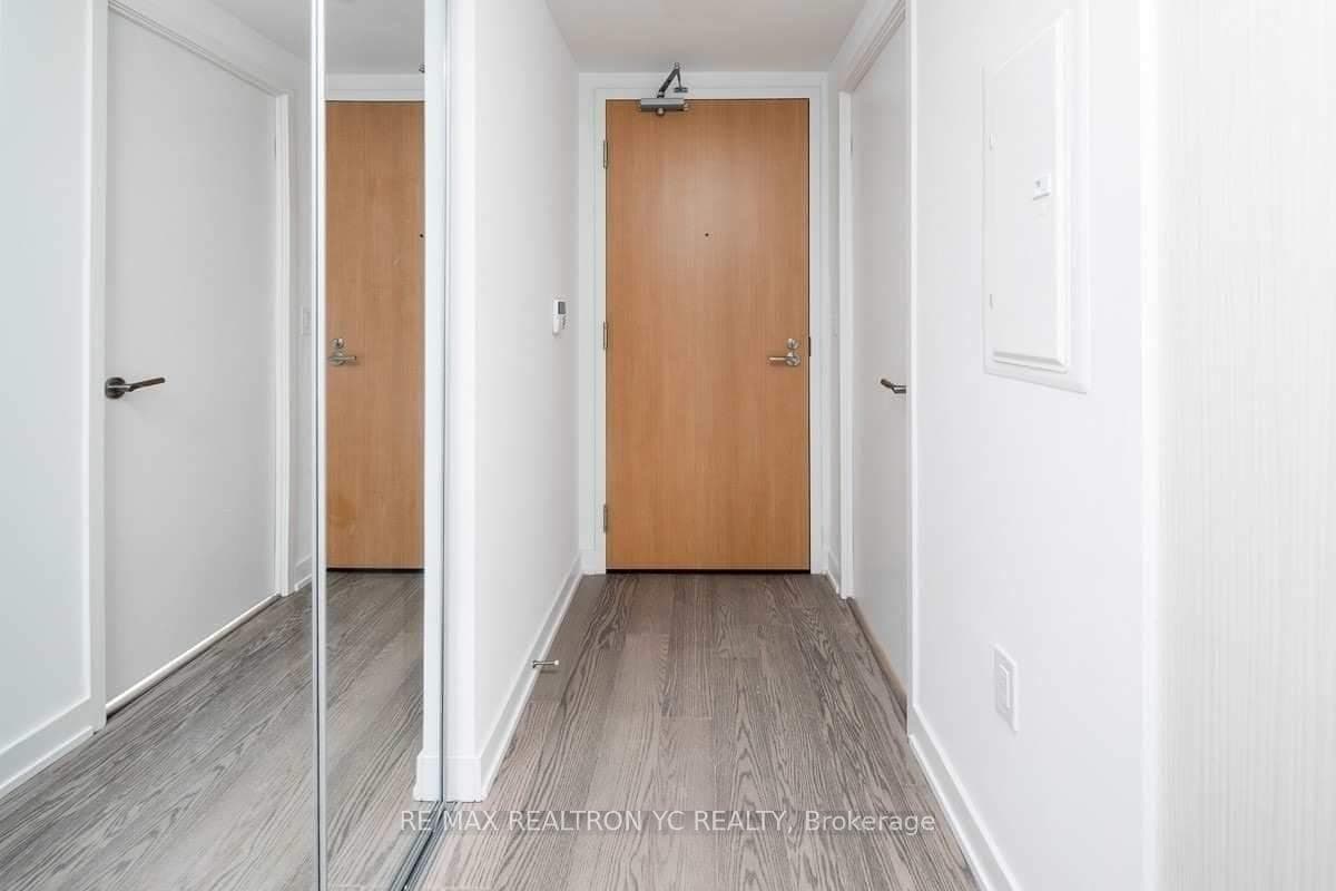 11 Wellesley Street Unit 2504 photo 2