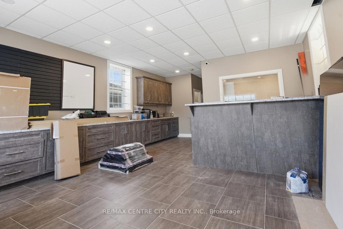1188 Frances Street photo 6