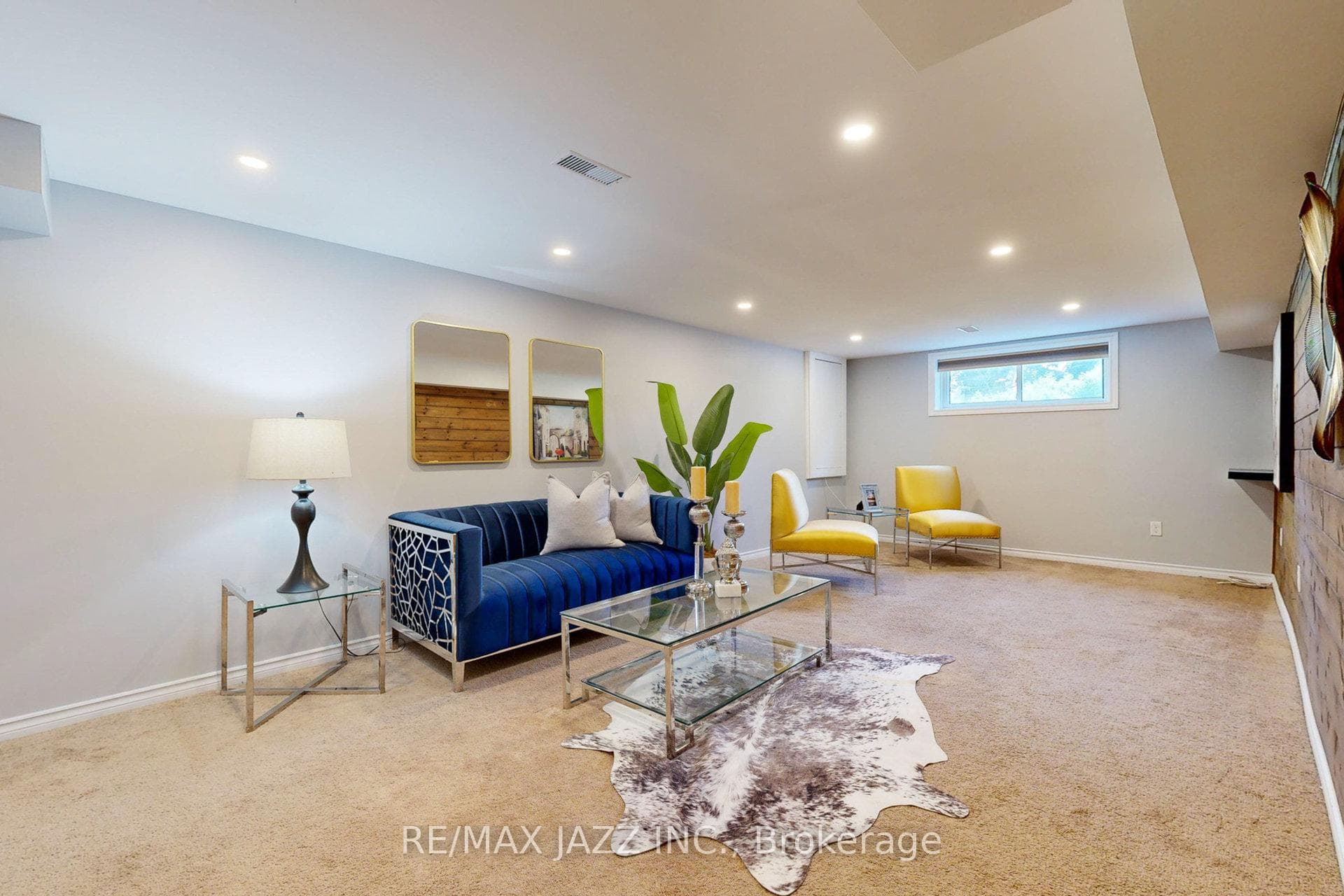 119 Lawrence Crescent photo 36