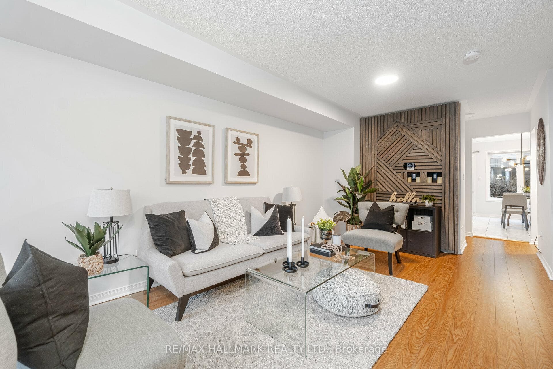 29 Rosebank Drive Unit 305 photo 4
