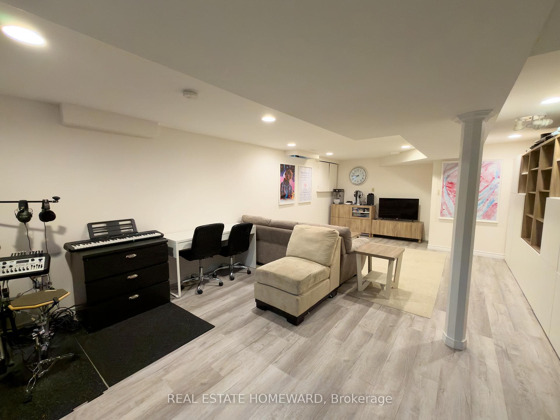 867 White Ash Drive photo 17