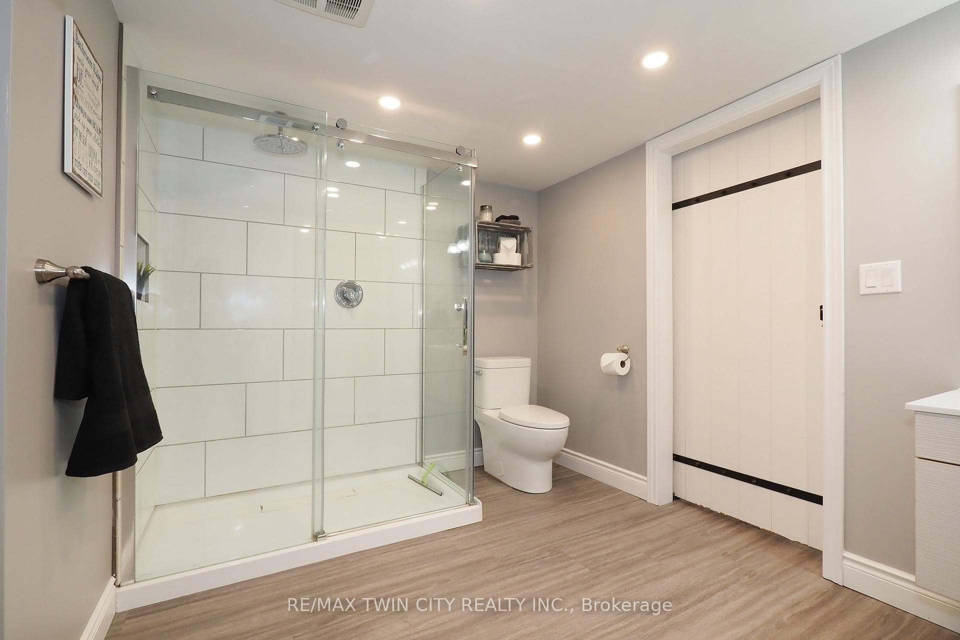 50 Highman Avenue photo 27