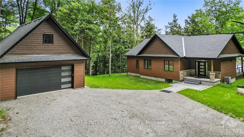 923 WHITE BIRCH Lane photo 1