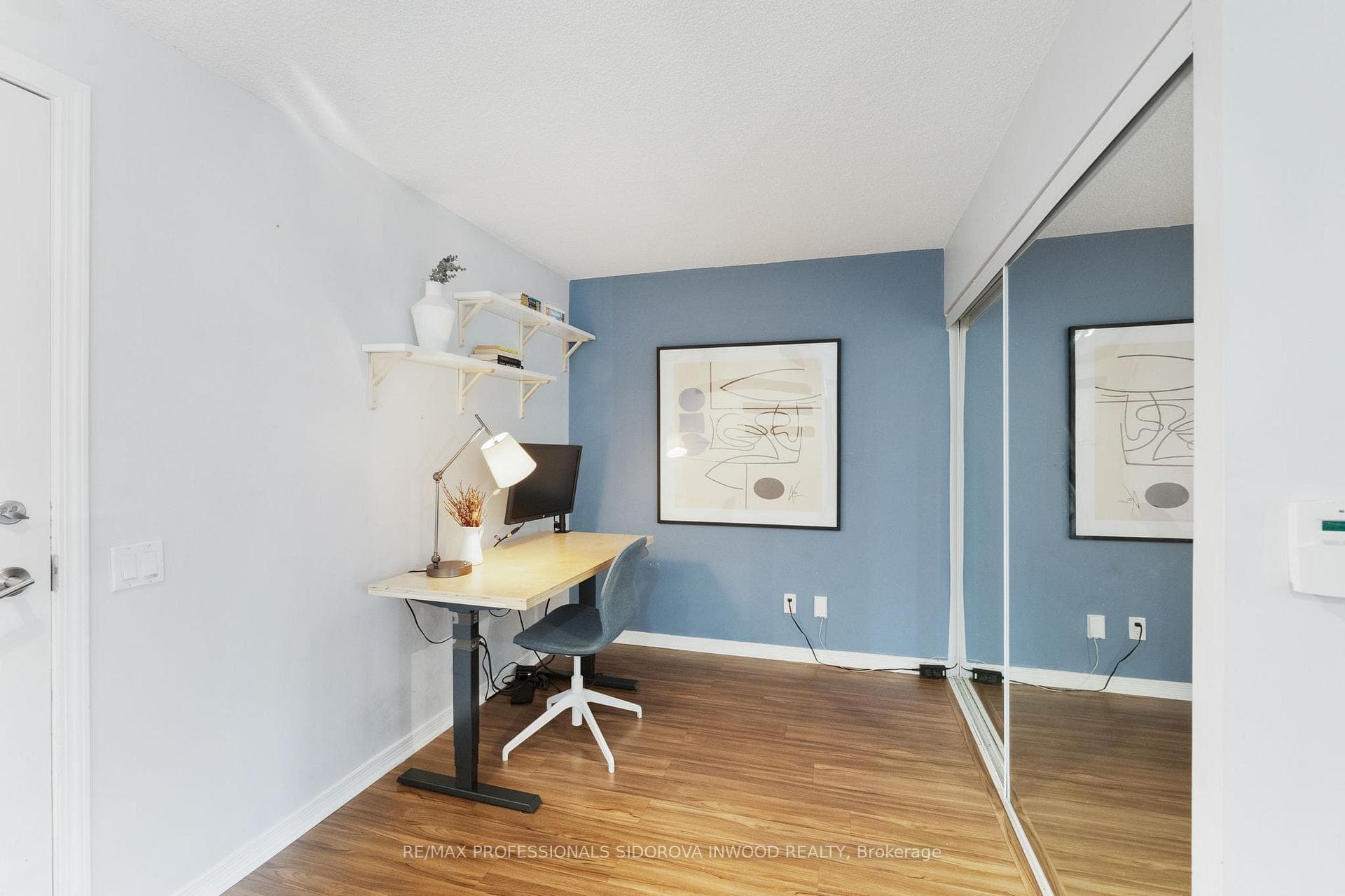 61 Heintzman Street Unit 418 photo 6