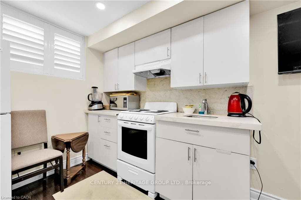 1354 Upper Sherman Avenue photo 26