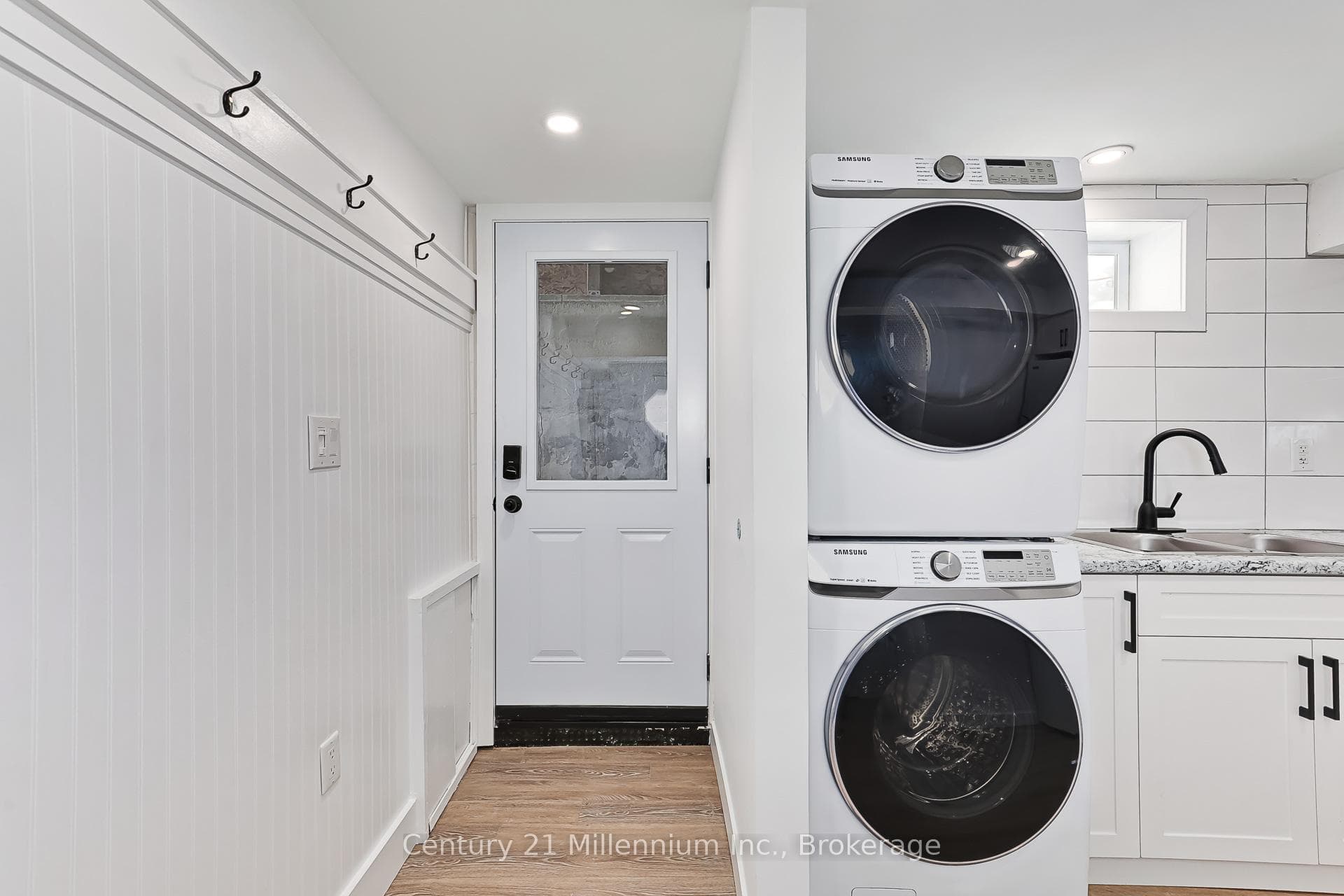 509 TENTH Street photo 3