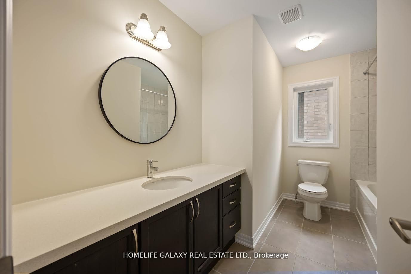 6 Northrop Avenue photo 18