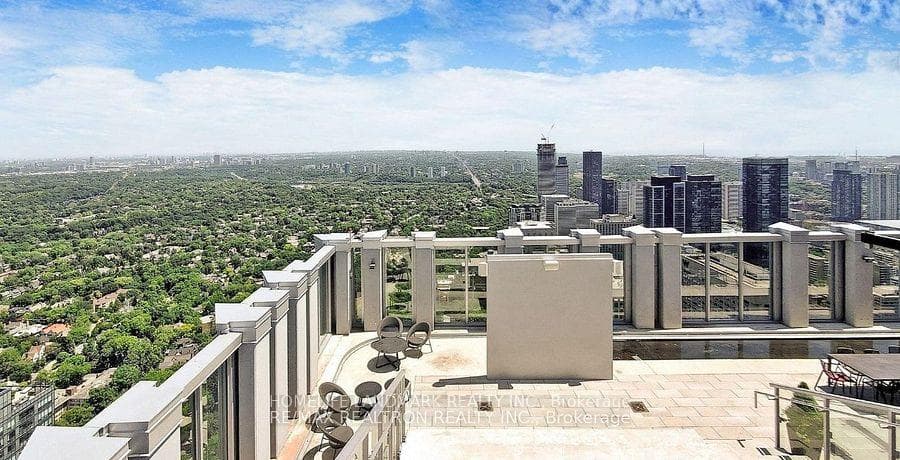 1 Yorkville Avenue Unit 2405 photo 31