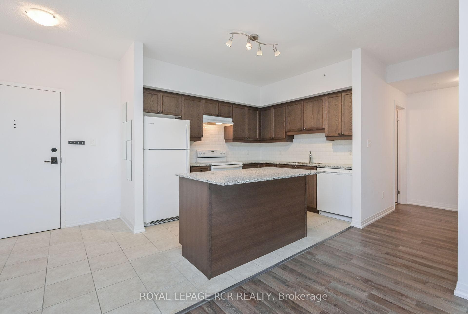 161 Wellington Street Unit 205 photo 11