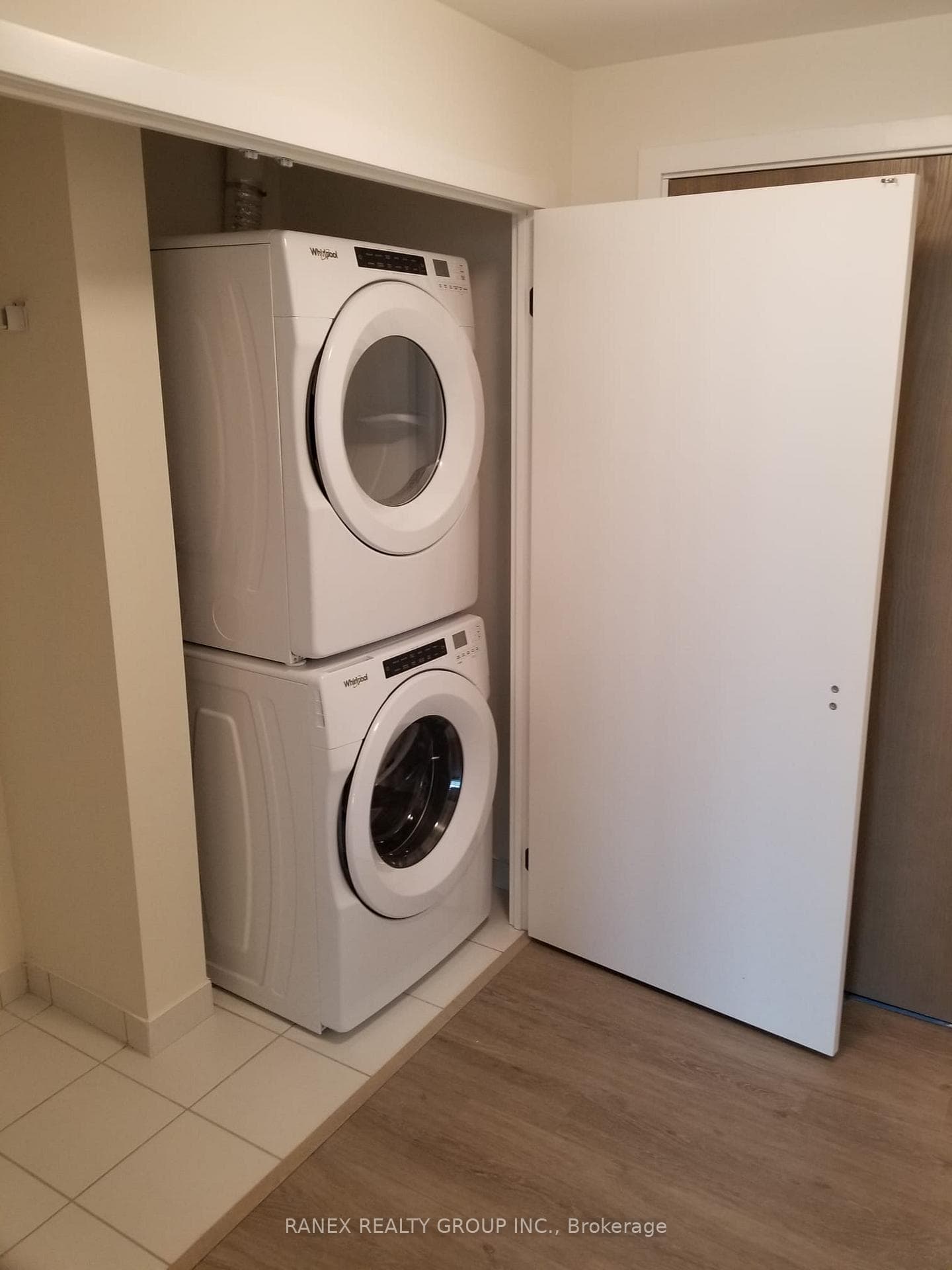 2300 St.Clair Avenue Unit 708 photo 3