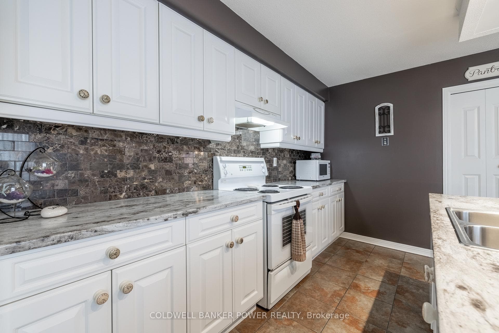 703 WINDERMERE Road Unit 73 photo 16