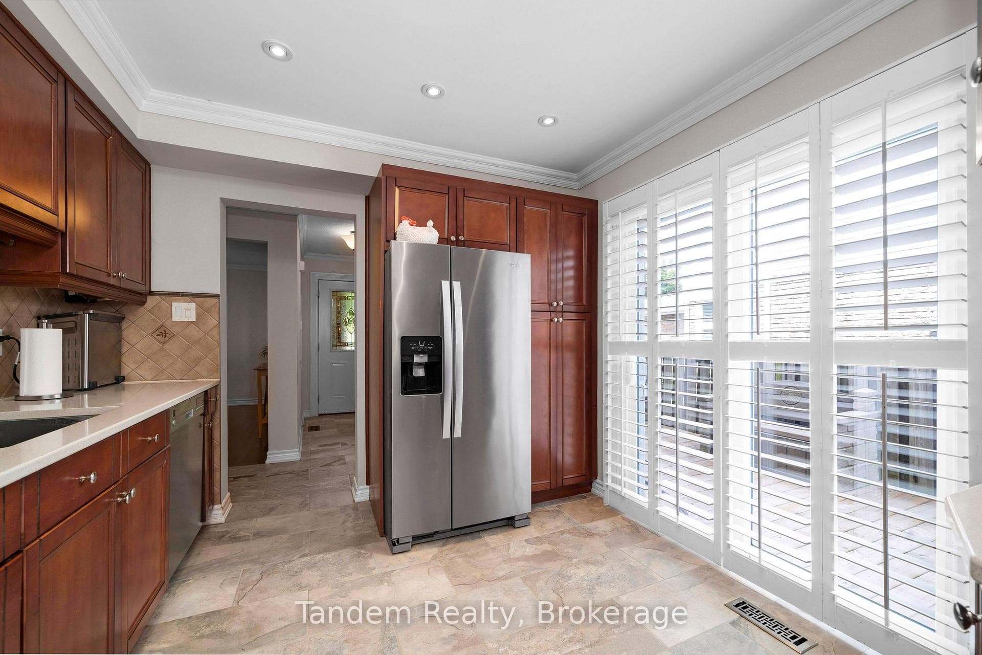769 Coulson Avenue photo 8