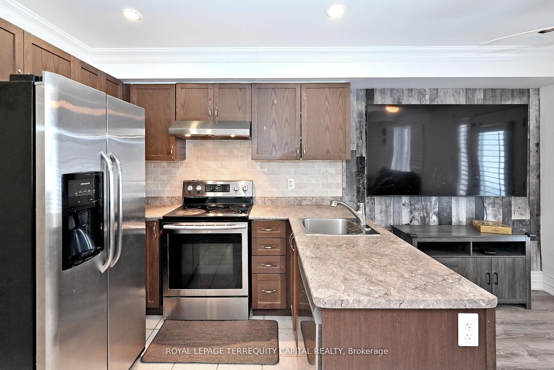 29 Madelaine Drive Unit 6 photo 18