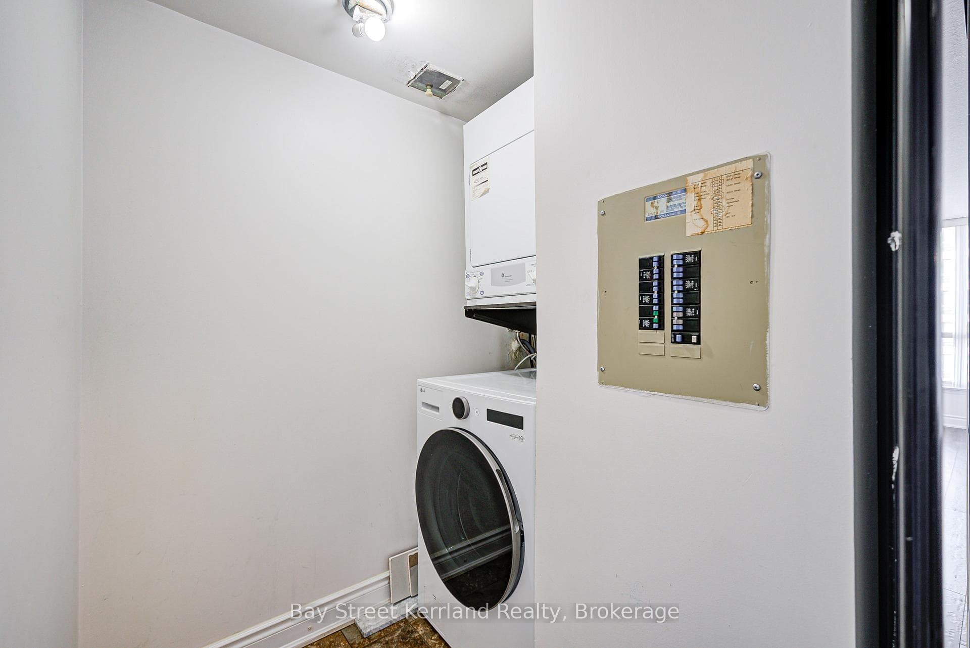 55 Elm Drive Unit 1710 photo 36