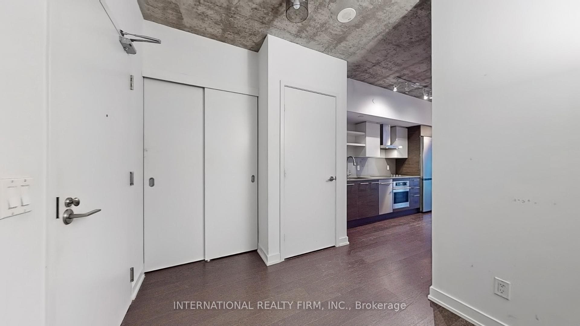 1030 King Street Unit 725 photo 22