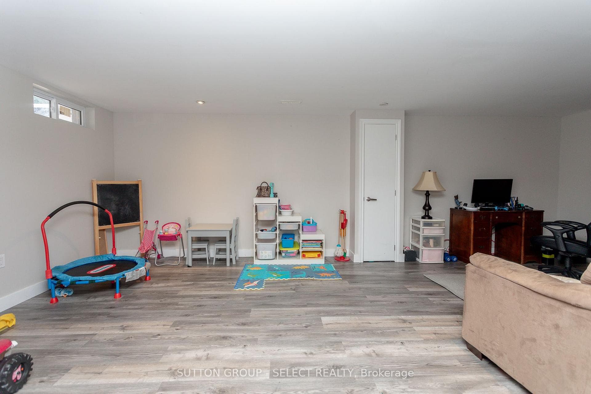 25 Antrim Crescent photo 24